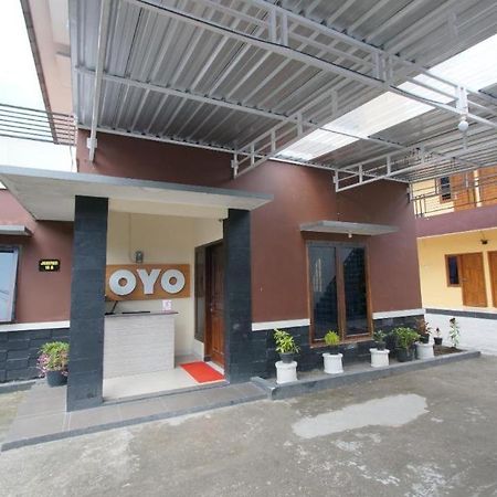 Oyo 347 Bayang Brothers Guest House Maguwo Eksteriør billede