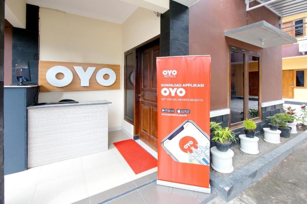 Oyo 347 Bayang Brothers Guest House Maguwo Eksteriør billede