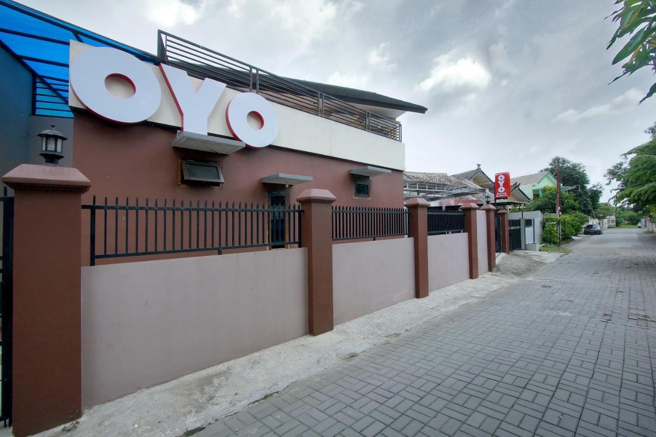 Oyo 347 Bayang Brothers Guest House Maguwo Eksteriør billede