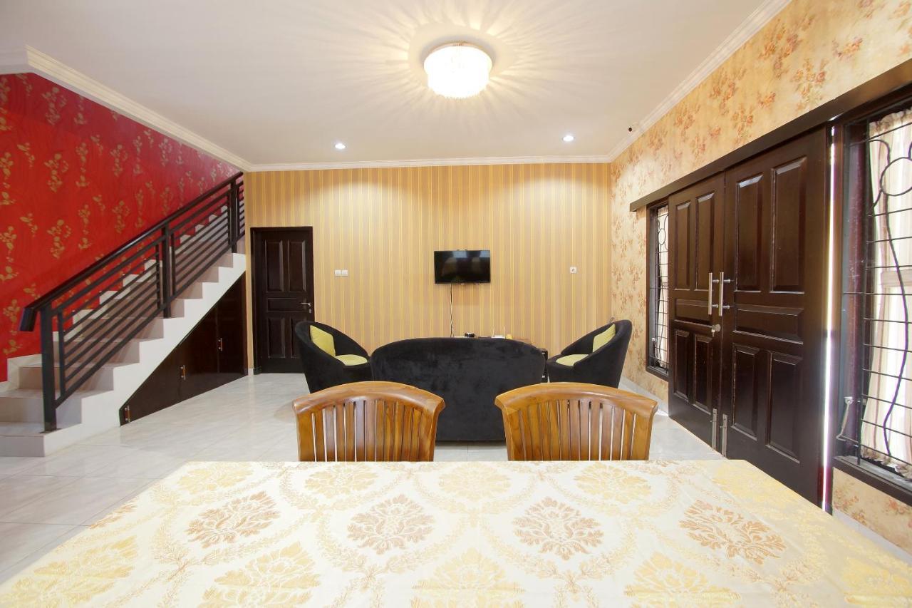 Oyo 347 Bayang Brothers Guest House Maguwo Eksteriør billede