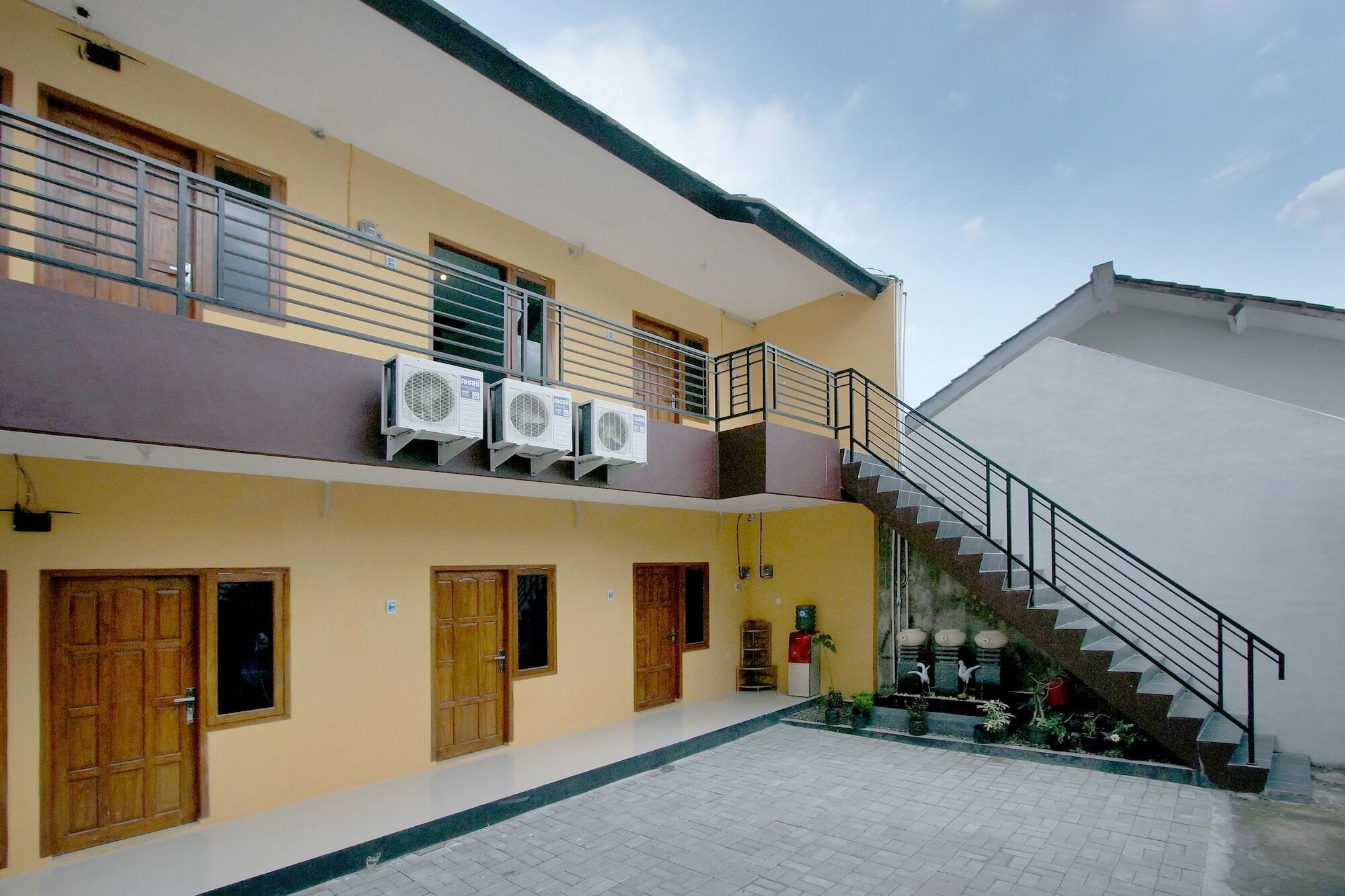 Oyo 347 Bayang Brothers Guest House Maguwo Eksteriør billede
