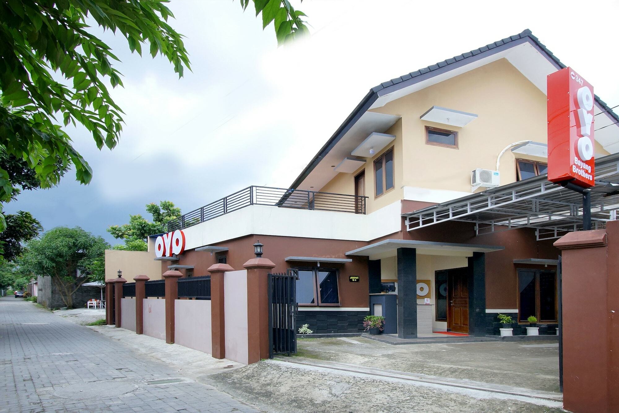 Oyo 347 Bayang Brothers Guest House Maguwo Eksteriør billede
